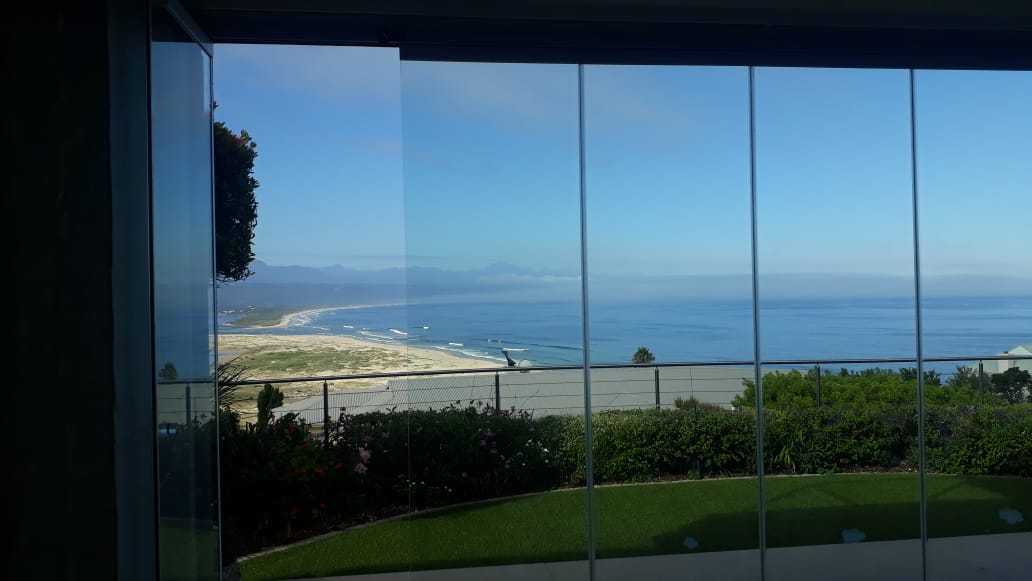Frameless Stacking Doors